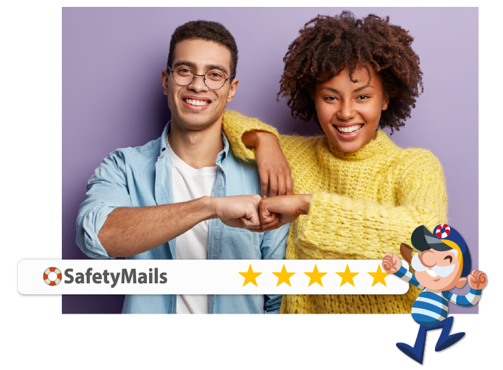 clientes felices de SafetyMails uniendo sus manos en señal de satisfacción